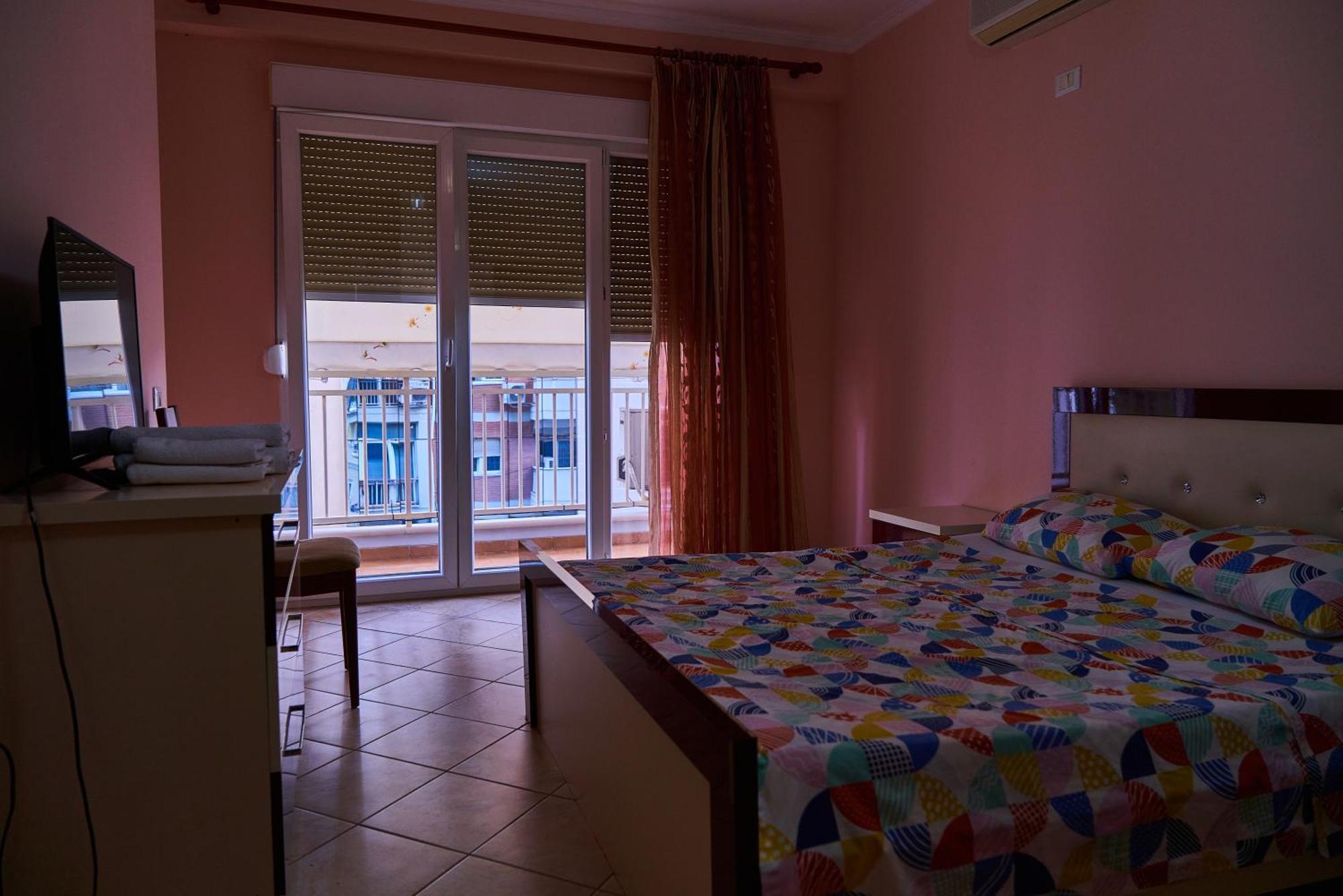 Kalpazo Home Skanderbeg Square تيرانا المظهر الخارجي الصورة